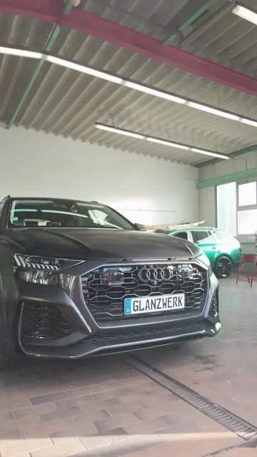 Audi RSQ8: Satin-Schwarz-Folierung aus unserem Studio